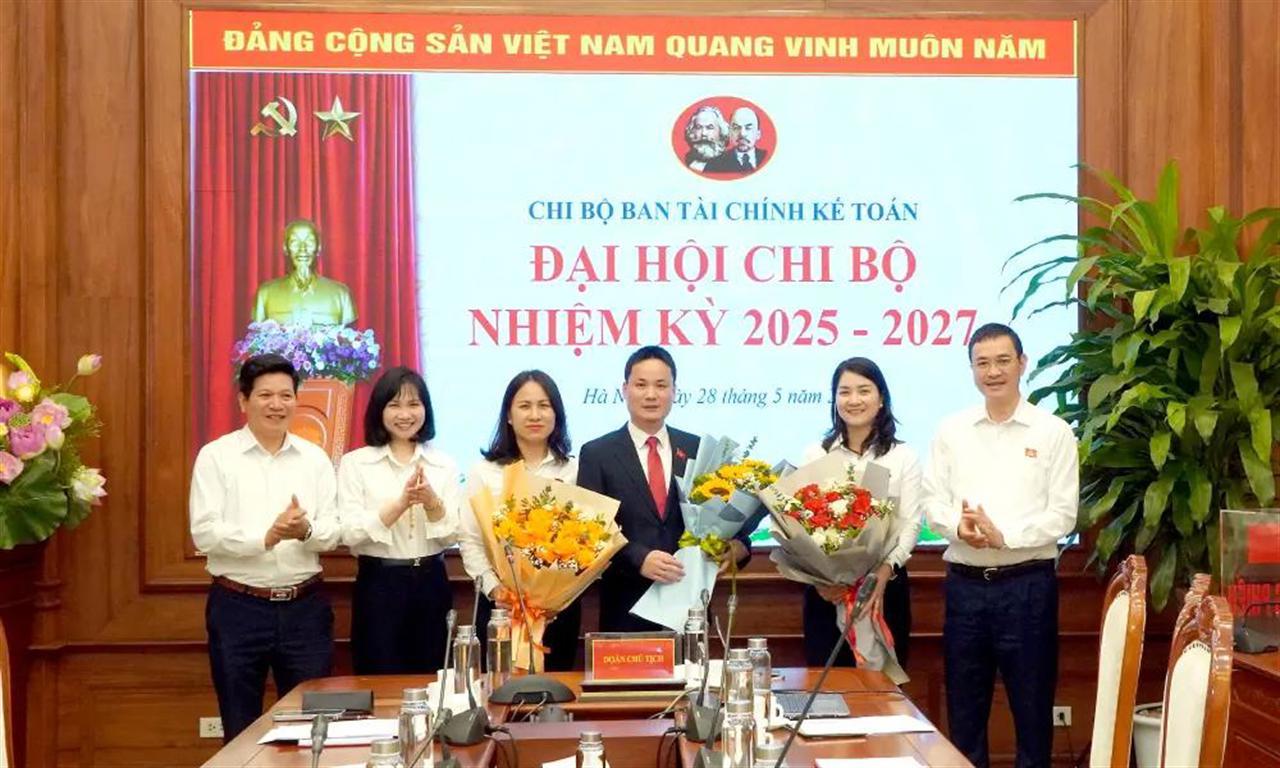Đại hội Chi bộ Ban Tài chính Kế toán nhiệm kỳ 2025 - 2027
