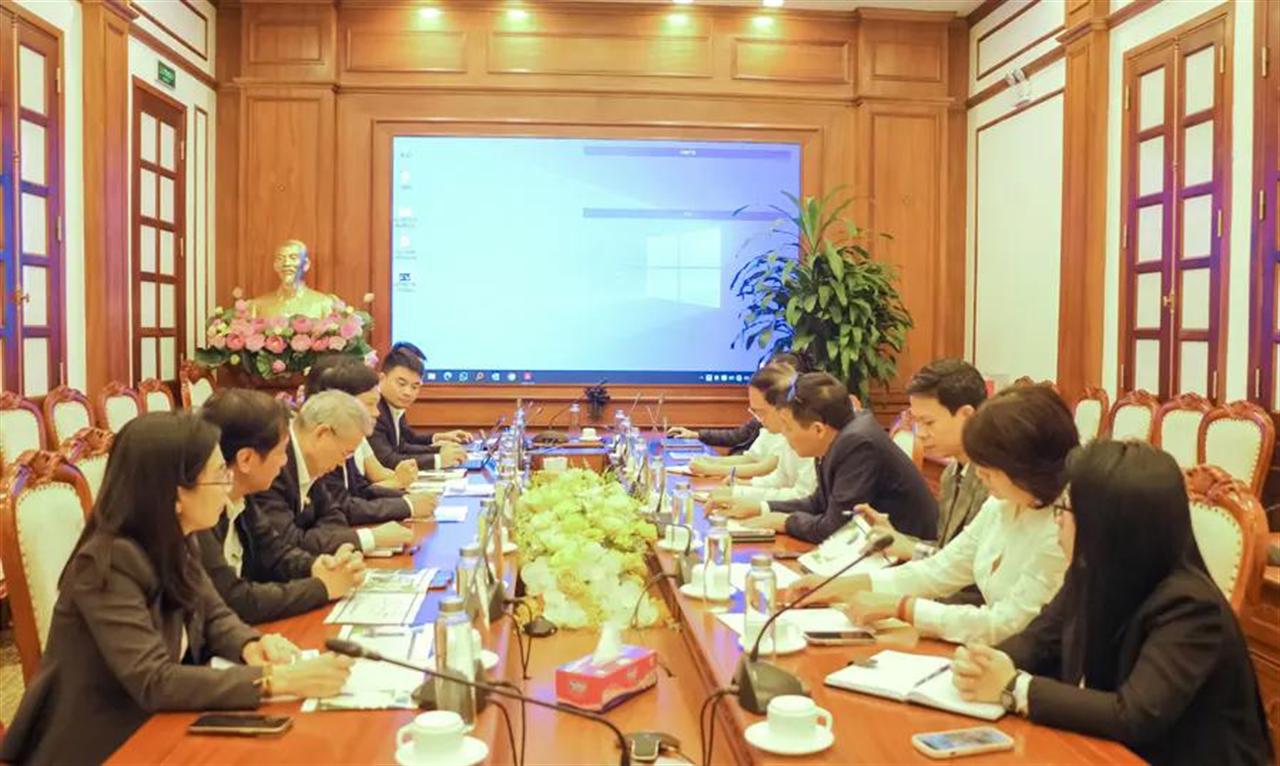 VINACHEM trao đổi cơ hội hợp tác với Công ty TNHH Khoa học và Công nghệ Kỹ thuật Đông Hoa.