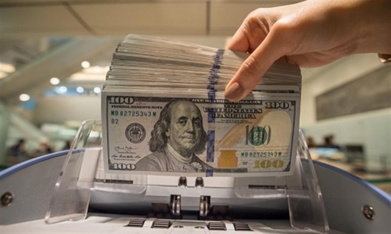 Strong Dollar Seen Hurting US Outlook and Even Tilting Fed Path