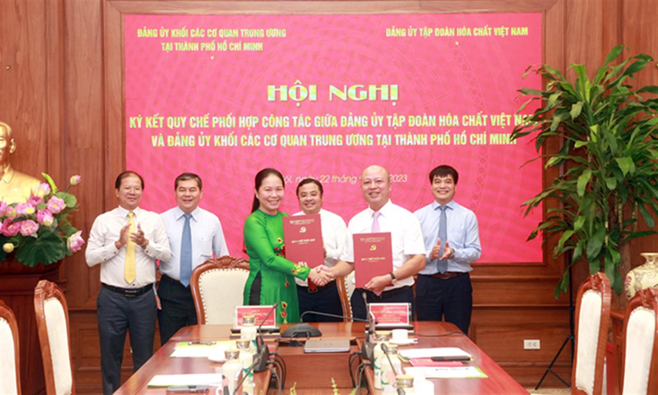 Ký kết Quy chế phối hợp công tác giữa Đảng ủy Tập đoàn Hóa chất Việt Nam và Đảng ủy Khối các Cơ quan Trung ương tại TP. Hồ Chí Minh