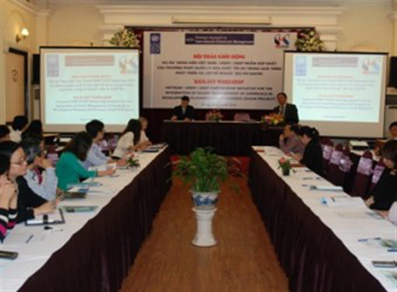 Hợp tác triển khai dự án quản lý hóa chất an toàn