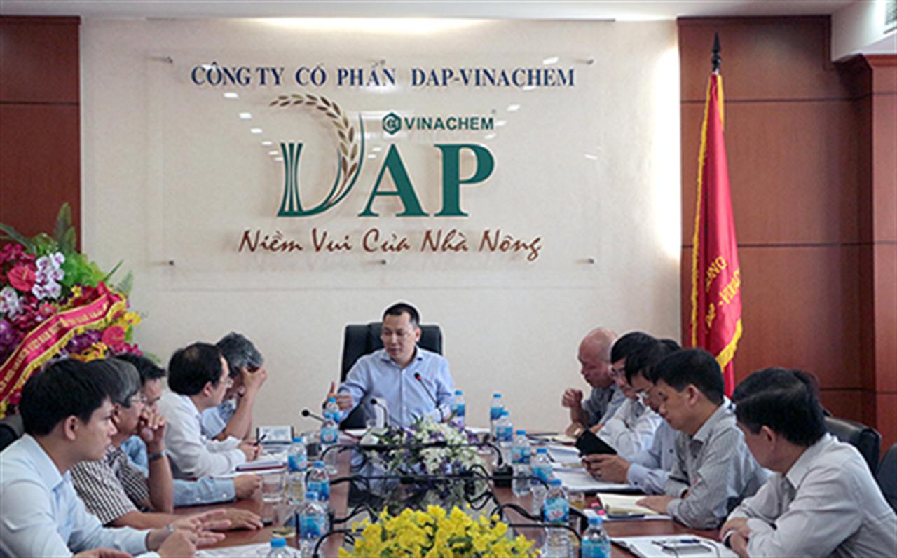 Thứ trưởng Bộ Công Thương Đặng Hoàng An làm việc với Công ty CP DAP - VINACHEM