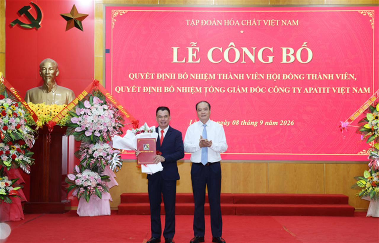Công bố Quyết định bổ nhiệm ông Nguyễn Viết Hiến giữ chức Tổng Giám đốc Công ty TNHH MTV Apatit Việt Nam