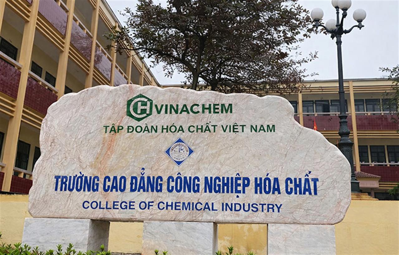 Compiling the Corporate Finance Curriculum: Essential Materials for Teaching and Learning in the Accounting Department at the Chemical Industry College