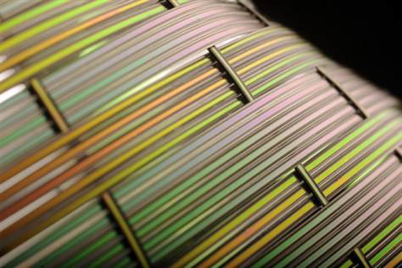New acoustic fibers can 'sing' and hear sounds