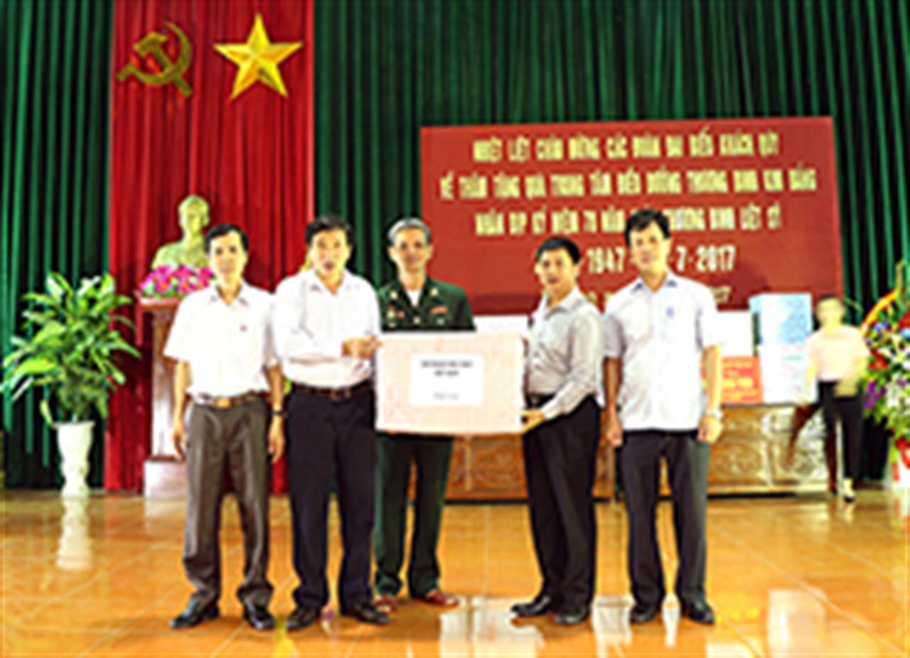 VINACHEM: Thăm và tặng quà tại các trung tâm điều dưỡng thương binh, bệnh binh