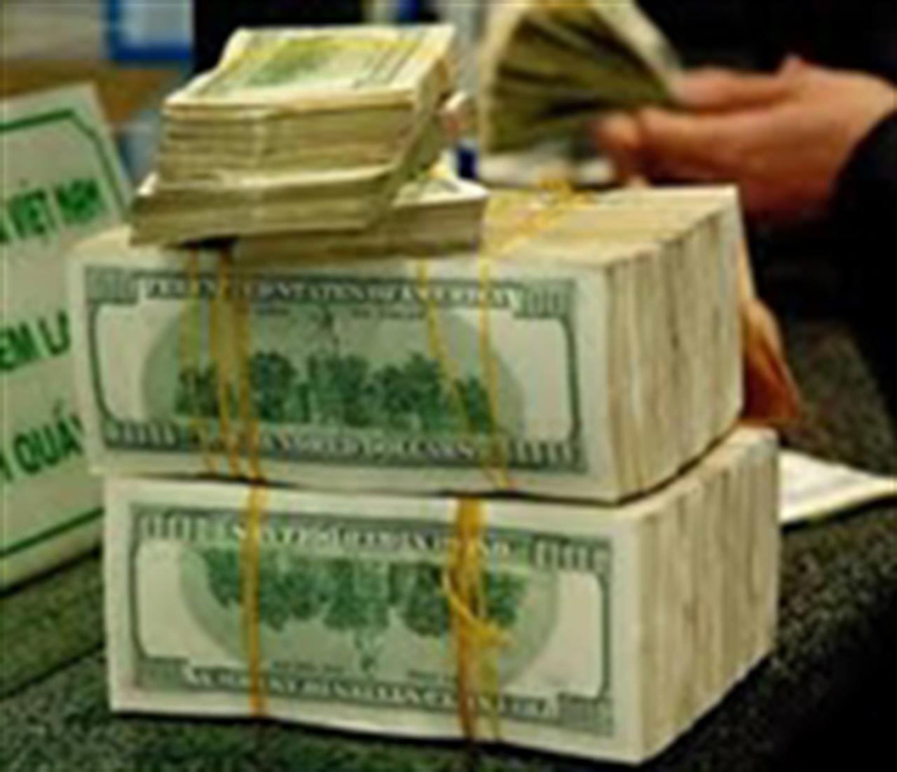 Ảnh hưởng tới giá tiêu dùng trước việc xăng và tỷ giá tăng