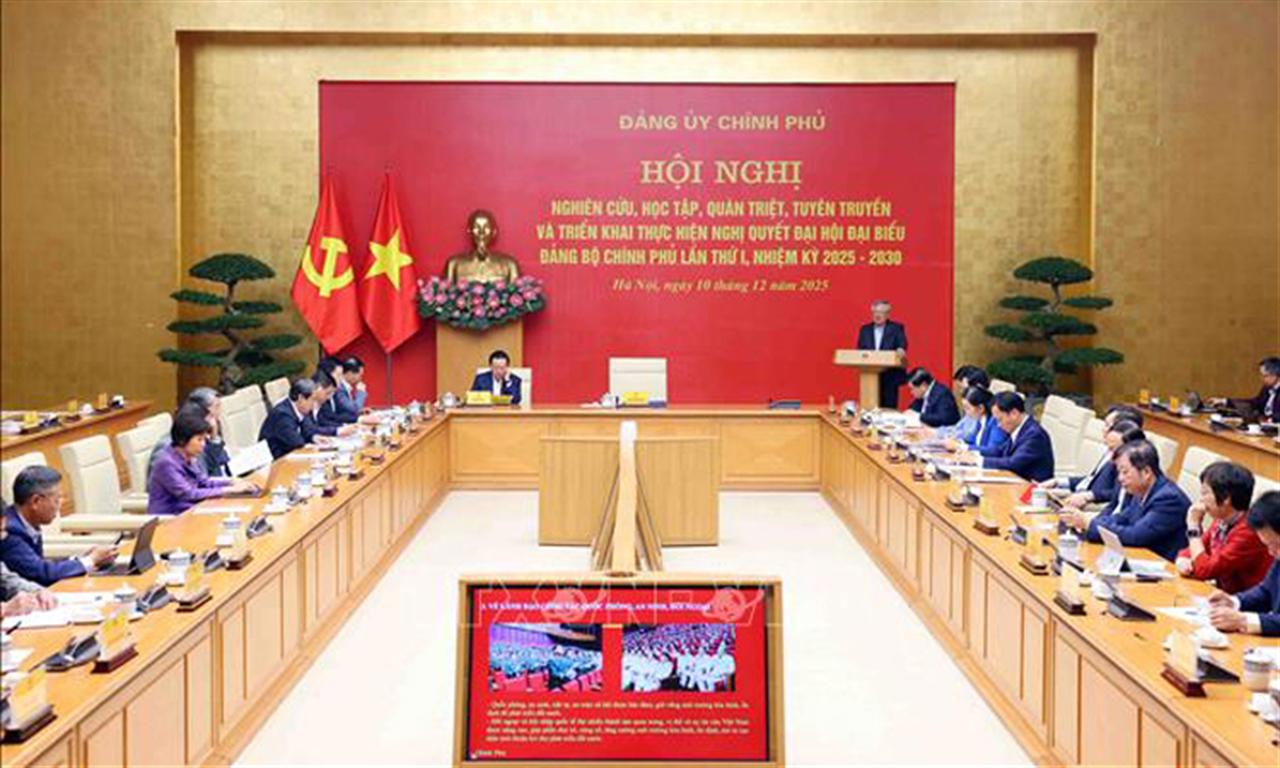 Đảng ủy Tập đoàn Hóa chất Việt Nam tham gia Hội nghị trực tuyến: Quán triệt, triển khai Nghị quyết Đại hội đại biểu Đảng bộ Chính phủ lần thứ I