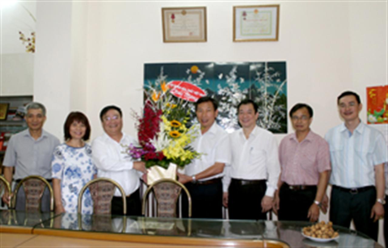 Lãnh đạo Tập đoàn chúc mừng Công đoàn CNHCVN nhân Kỷ niệm 87 năm Ngày Thành Lập Công đoàn Việt Nam