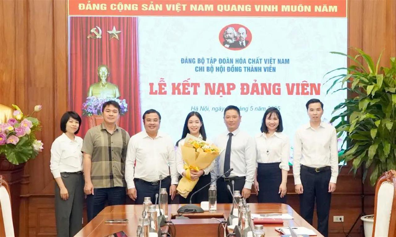 Lễ kết nạp đảng viên mới thuộc Chi bộ Hội đồng thành viên