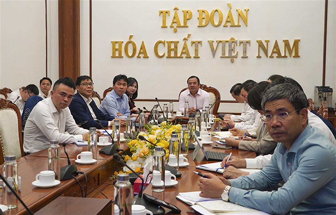 VINACHEM chủ động ứng phó biến động địa chính trị, đảm bảo ổn định sản xuất kinh doanh năm 2026