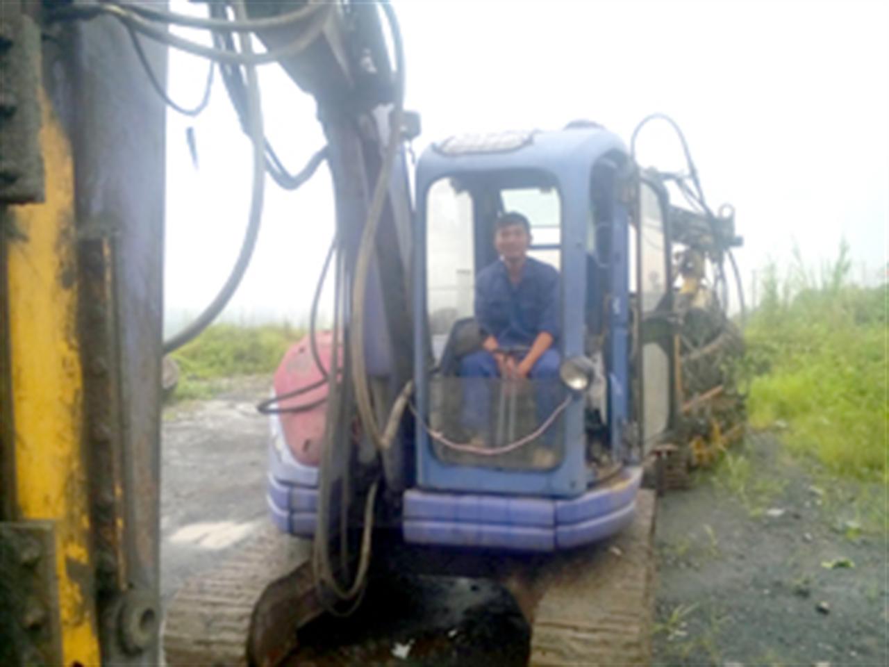 Thùng phun nước máy khoan đá... giúp giảm bụi