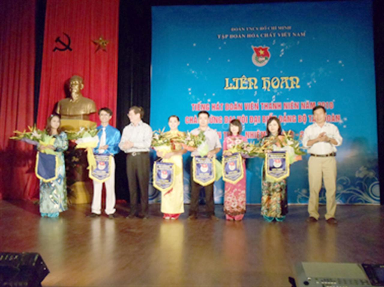 LIÊN HOAN TIẾNG HÁT ĐOÀN VIÊN THANH NIÊN TẬP ĐOÀN HÓA CHẤT NĂM 2010