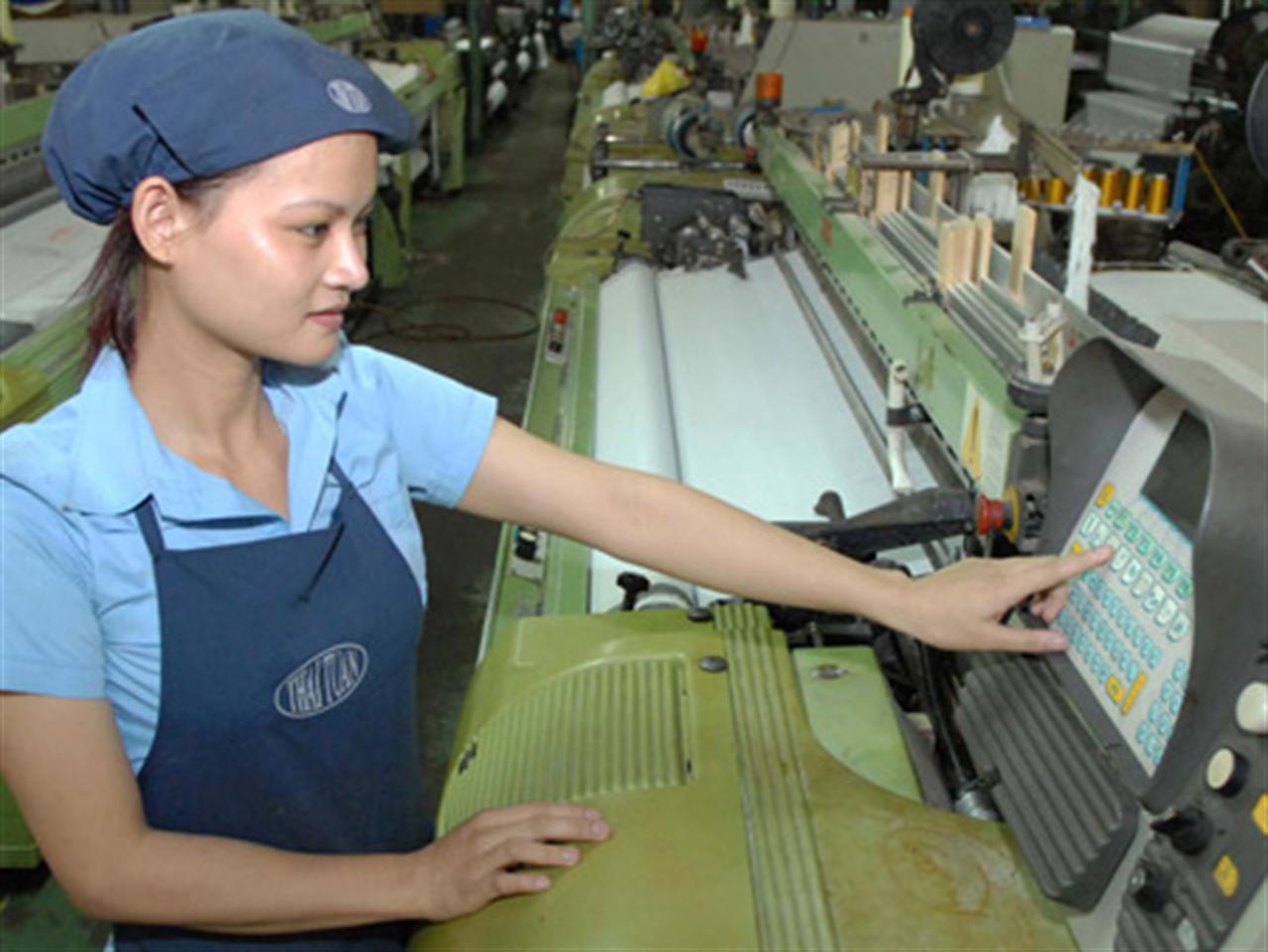 Lãi suất “dùng dằng” ở mức cao - Khó doanh nghiệp, khó cả ngân hàng