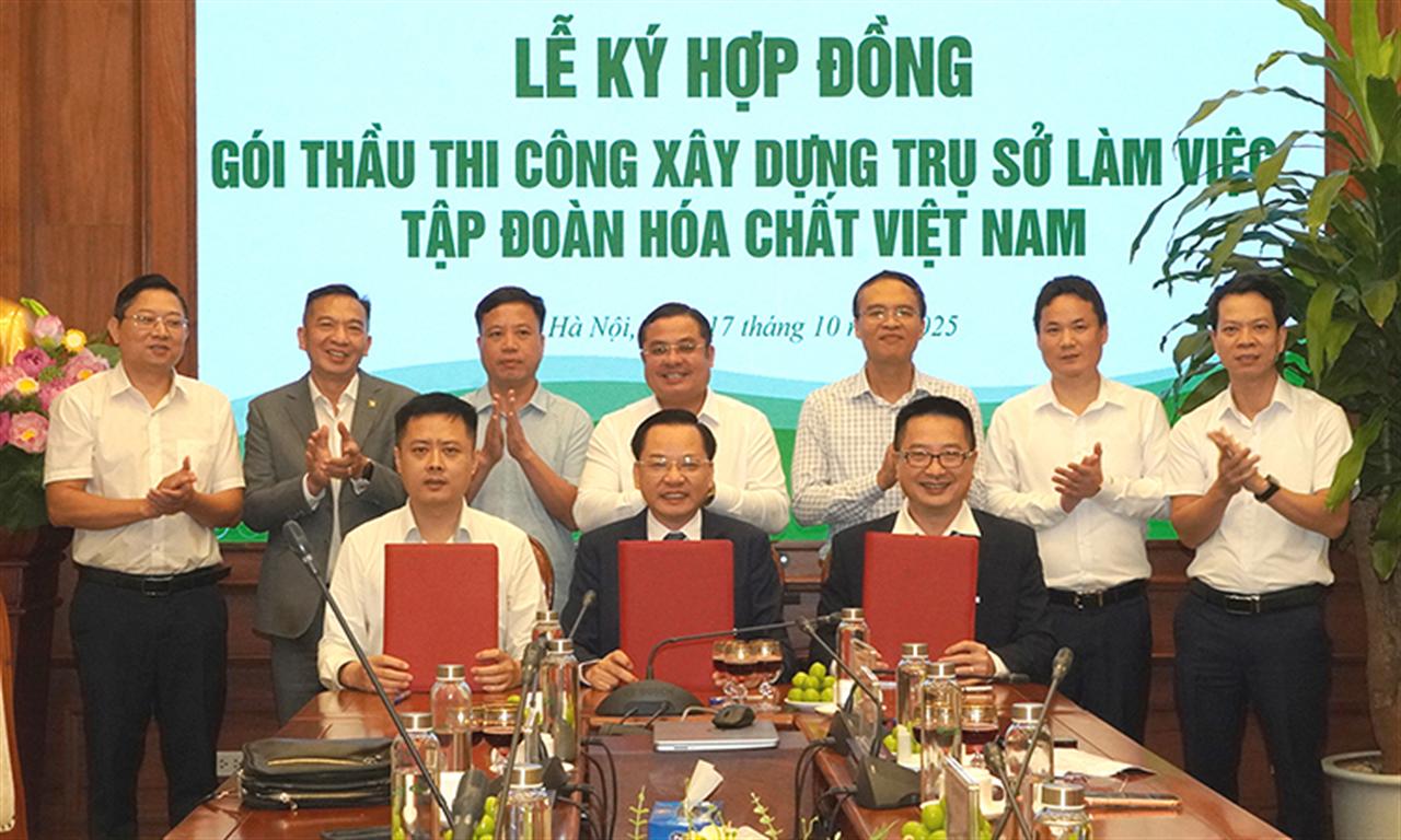 VINACHEM VÀ LIÊN DANH NHÀ THẦU  LANMAK – EMC KÝ KẾT HỢP ĐỒNG THI CÔNG XÂY DỰNG TRỤ SỞ LÀM VIỆC MỚI