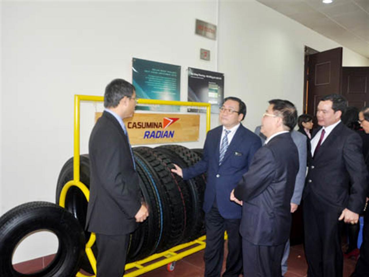 Lốp radial toàn thép: Cần sân chơi bình đẳng