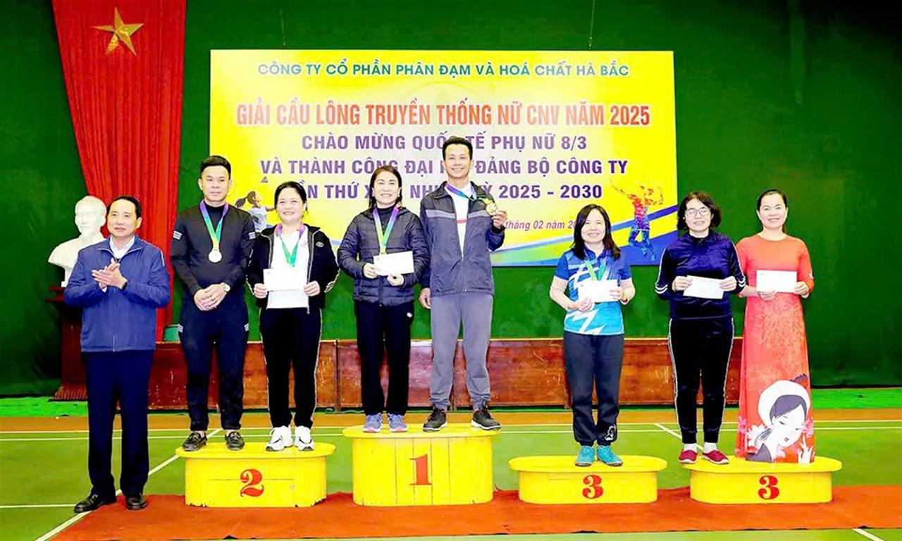 Đạm Hà Bắc: 80 VĐV tham gia Giải Cầu lông truyền thống Nữ Công nhân viên lần thứ 21