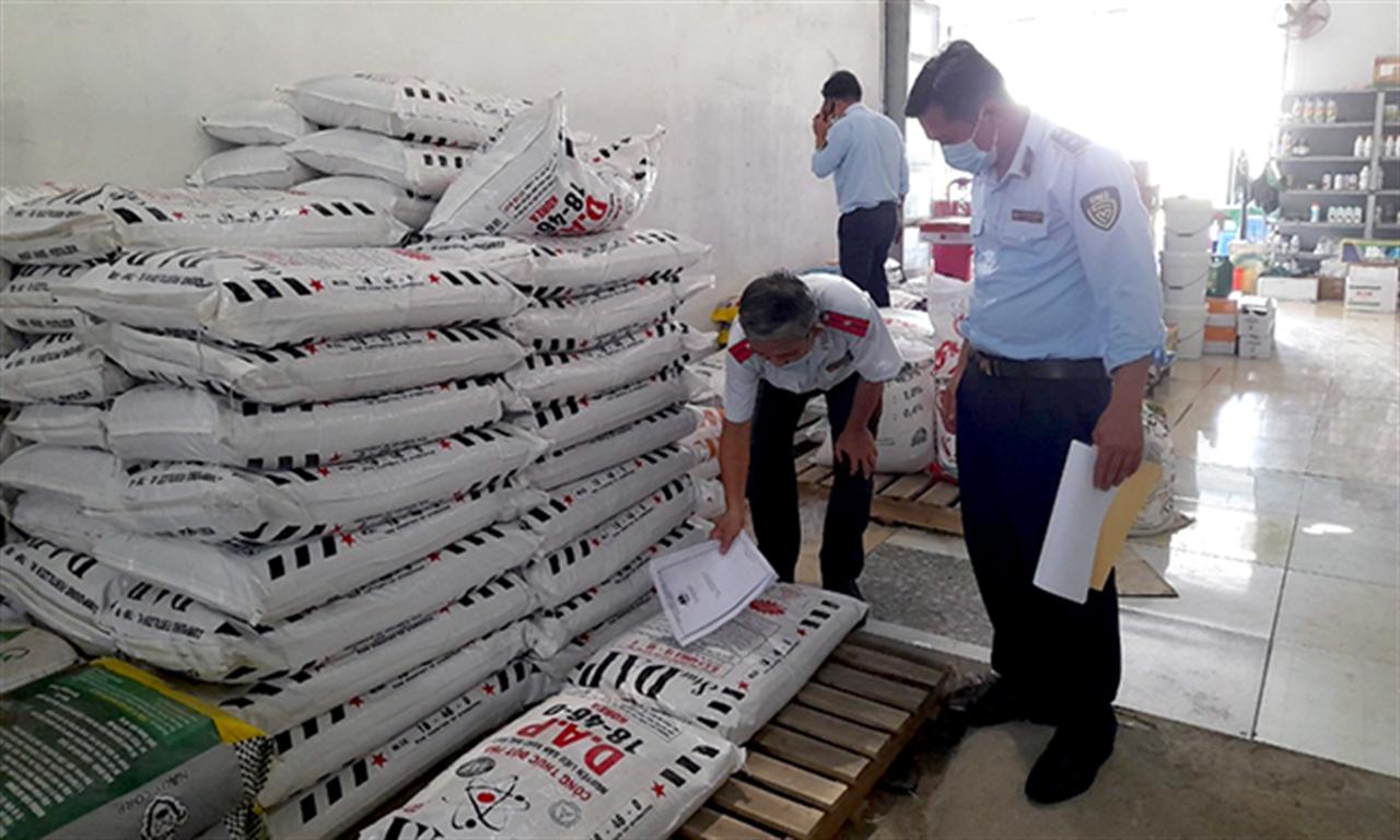 Tràn lan phân bón, thuốc bảo vệ thực vật kém chất lượng