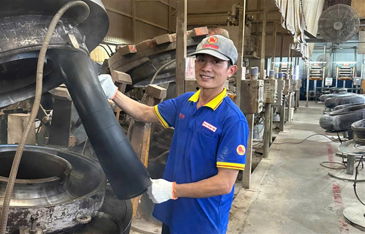 Công nhân Phạm Thanh Thủy (CASUMINA) được khen thưởng Lao động xuất sắc Quý II/2026