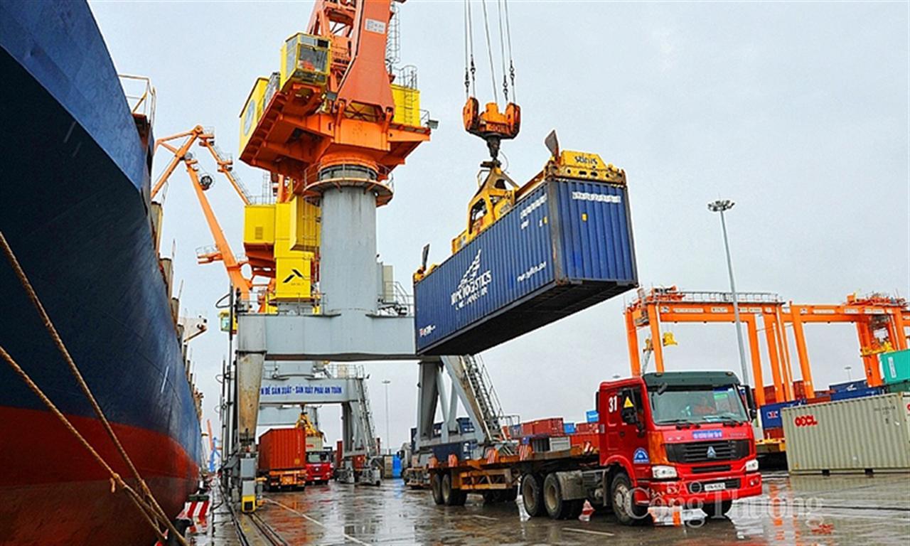 Rủi ro thuế đe dọa “ngáng chân” doanh nghiệp xuất khẩu