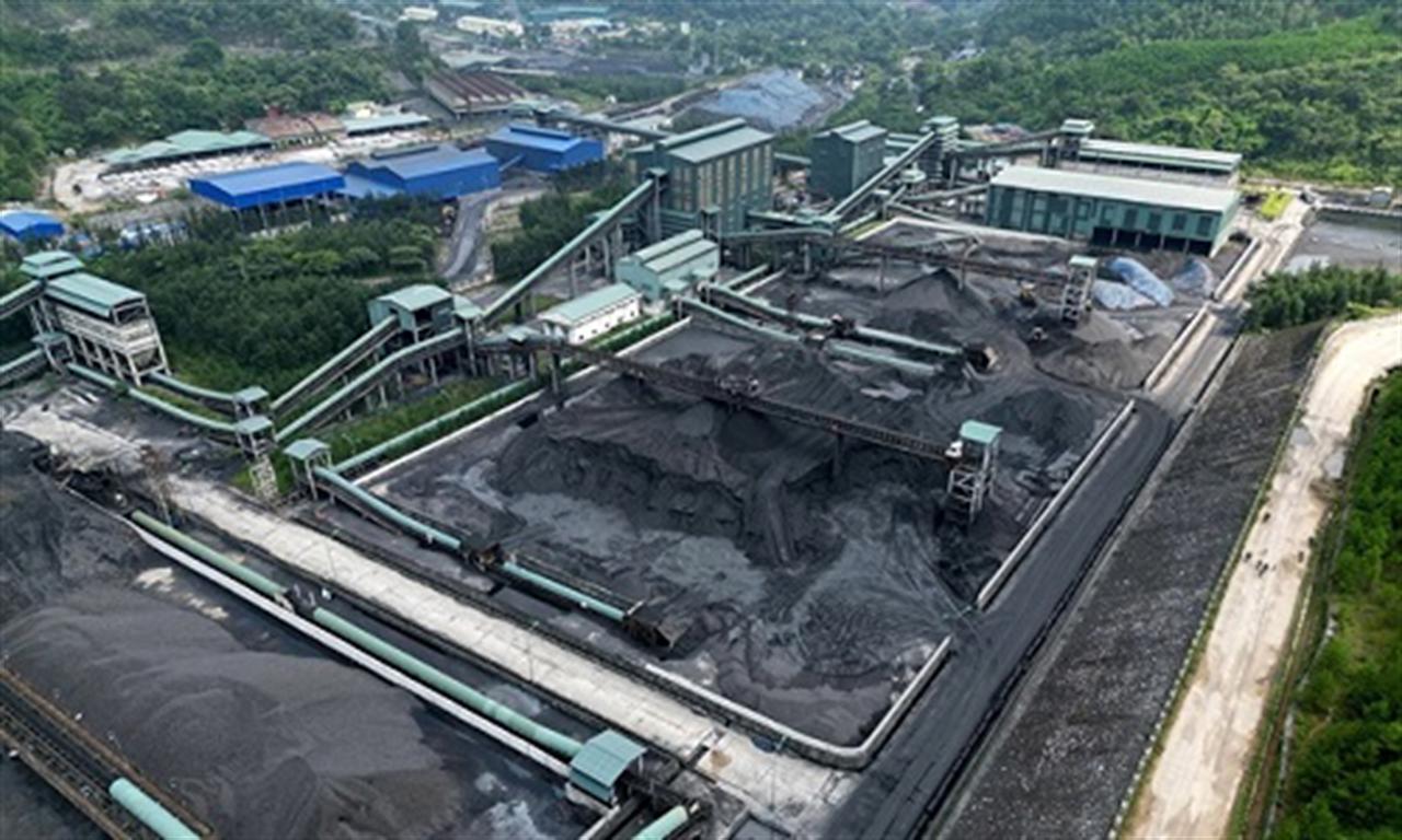 Vietnam looking to nuclear, solar amid difficulties in coal, gas, wind, hydro