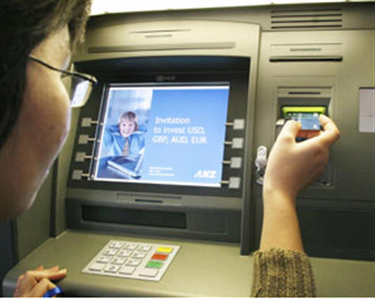 Từ 2011: Điều tra, công bố hàng tháng về tiền lương