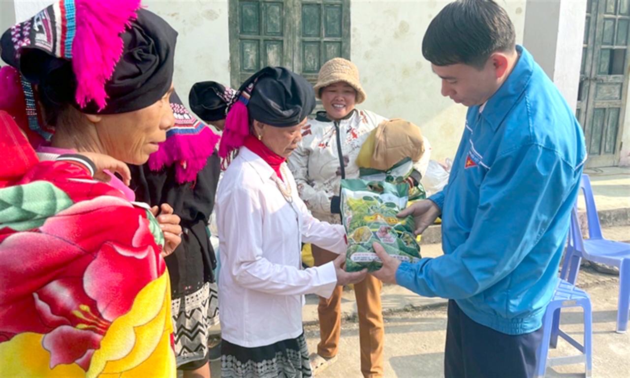 Bí thư Đoàn Supe Lâm Thao có 17 sáng kiến, say mê học tập và làm theo tấm gương Hồ Chí Minh