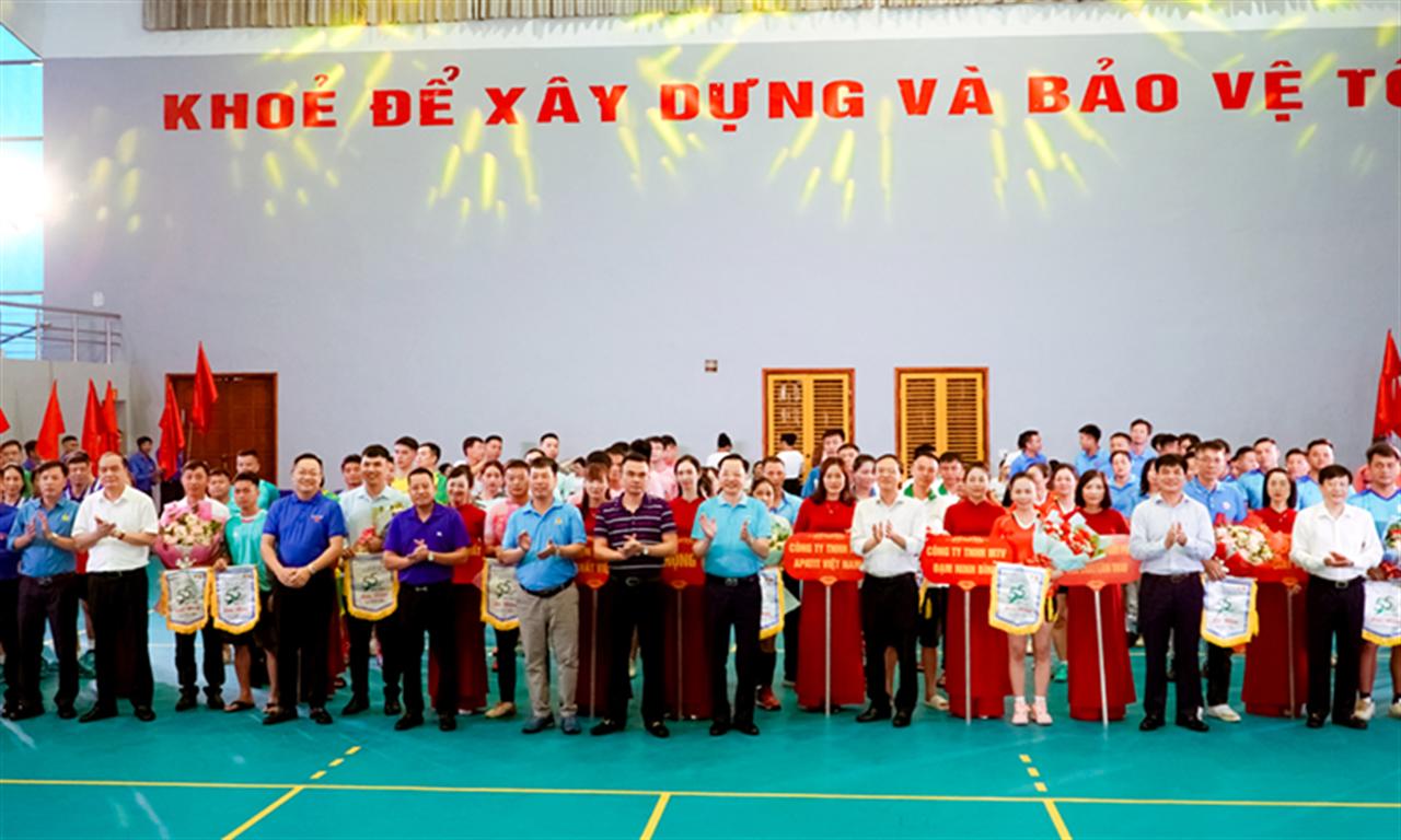 Giao lưu thể thao chào mừng 55 năm Ngày truyền thống Ngành Hóa chất Việt Nam khu vực phía Bắc