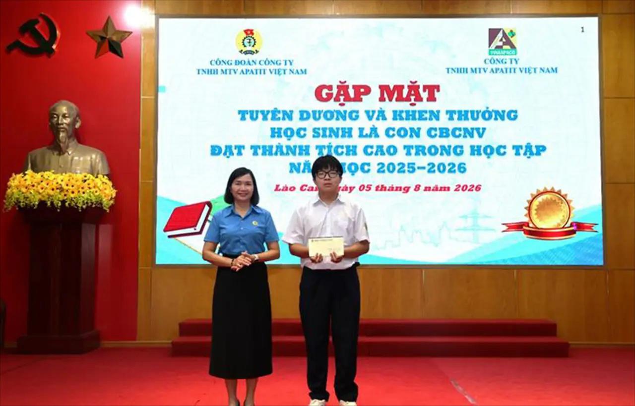 Apatit Vietnam Company Honours and Rewards Children of Employees for Outstanding Academic Achievement in 2025–2026