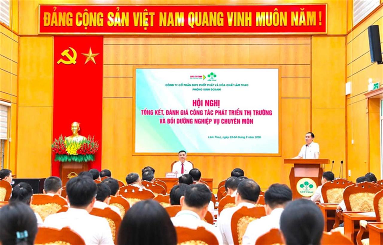 Lam Thao Superphosphate Enhances Market Development Capabilities Through Professional Training