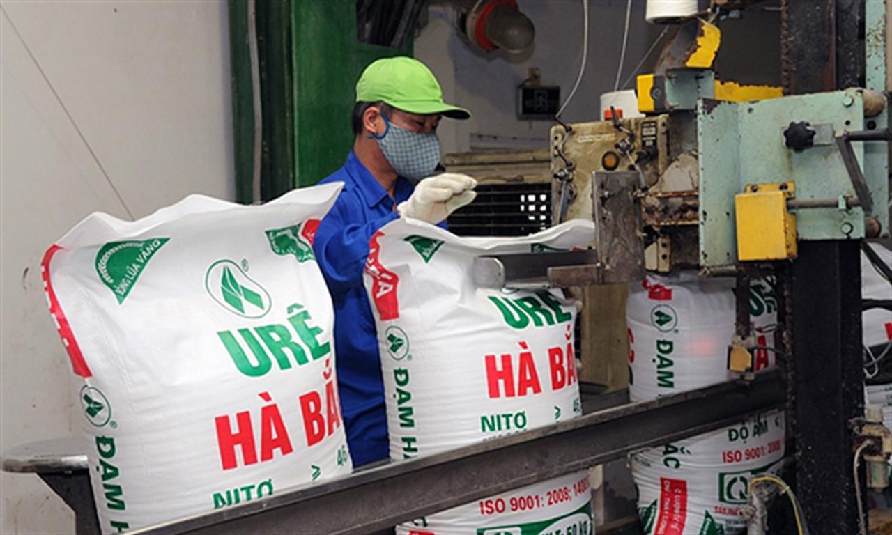 Ngành hóa chất: Lợi ích lớn nhờ khoa học - công nghệ