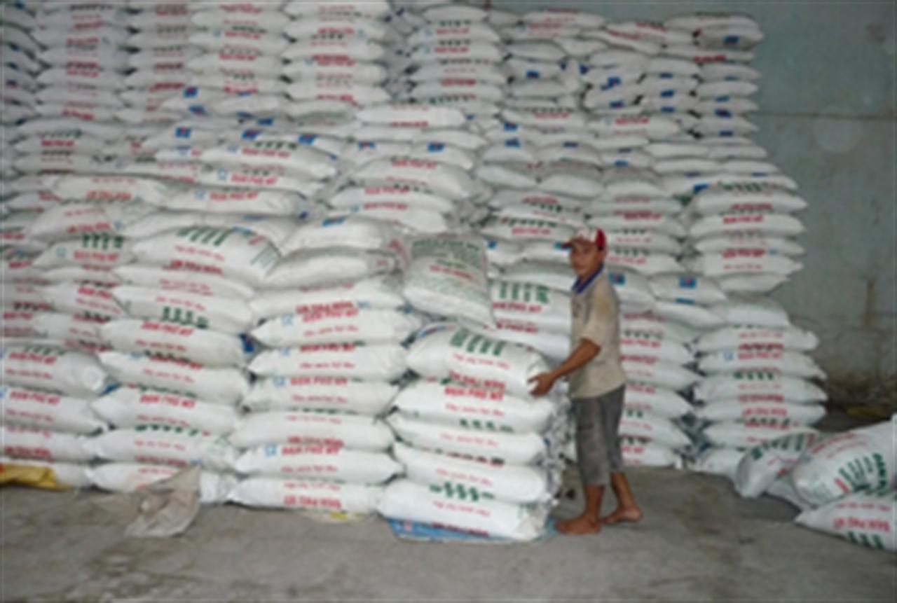 Giá phân đạm giảm mạnh