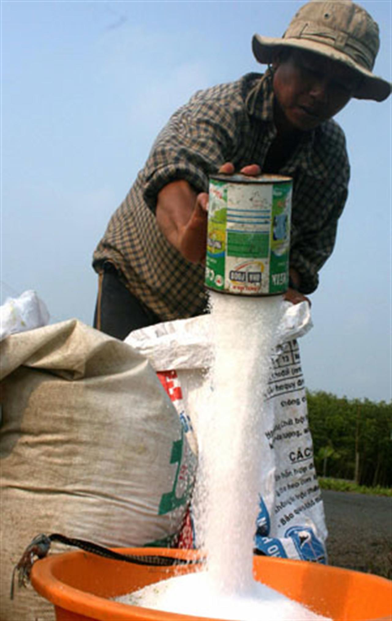 Đồng bằng Sông Cửu Long: Phân bón giả hoành hành