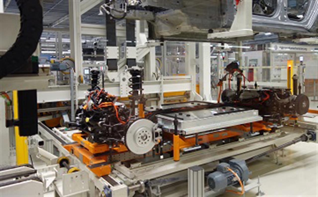 Economy hits ‘U-shape’ bottom, Vietnam warned of failing to keep pace with world