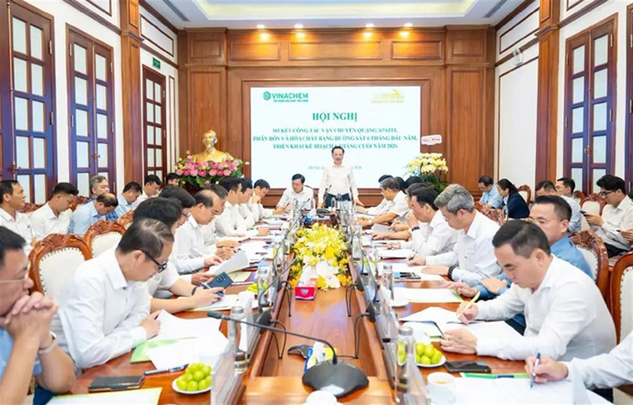 Vinachem and Vietnam Railways Strengthen Coordination in the Transport of Apatite, Fertilisers, and Chemicals