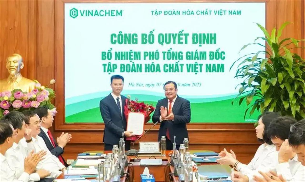Announcement of the Decision to Appoint Mr. Nguyễn Văn Luyện as Deputy General Director of Vietnam National Chemical Group