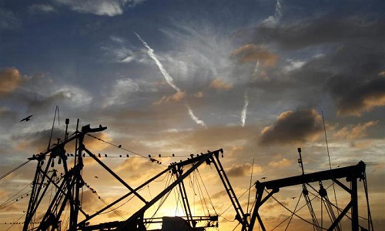 Oil Closes Down Another 2% Amid Diplomatic Efforts in Gaza, Europe’s Economic Troubles