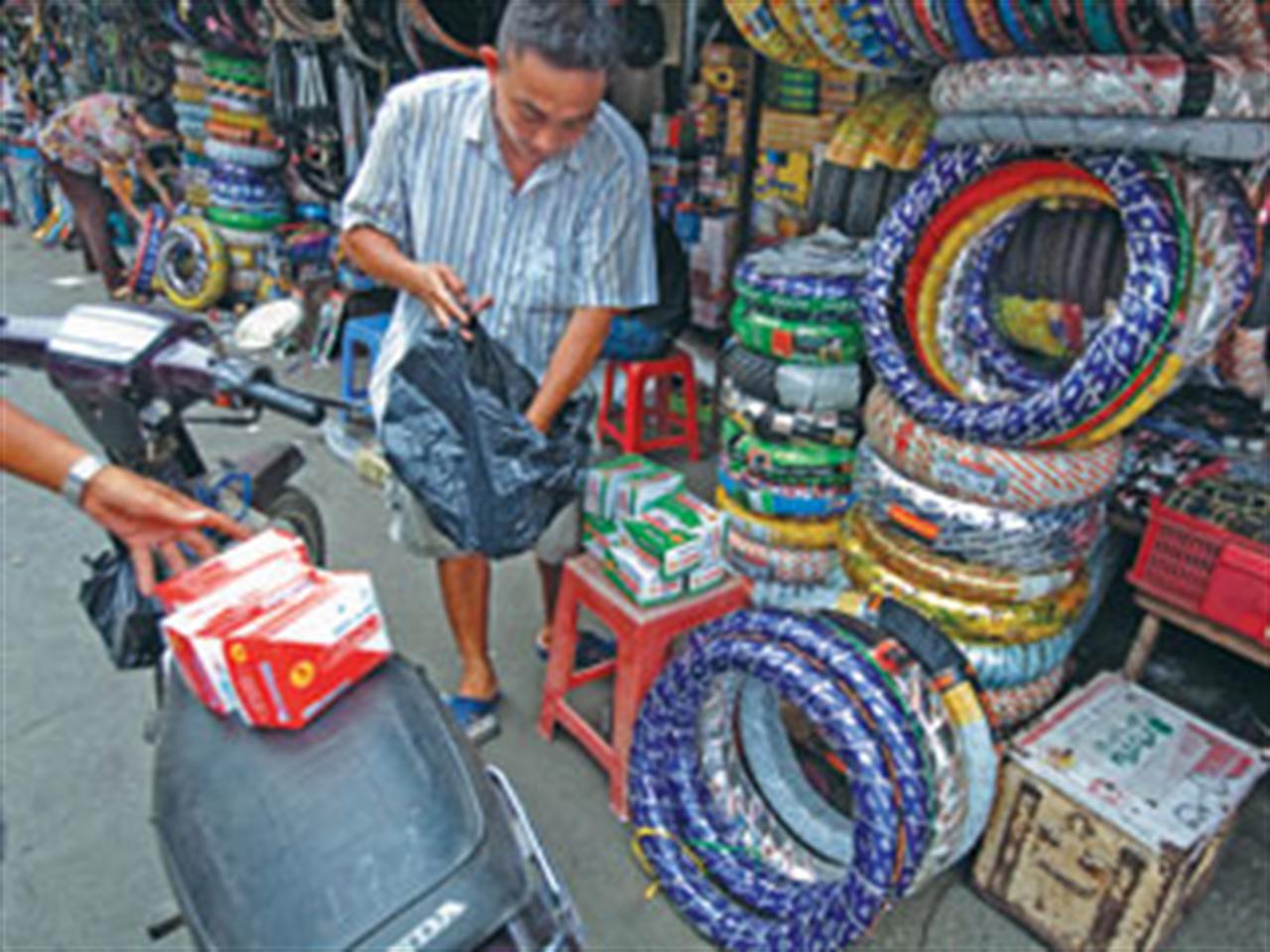 Công nghiệp cao su, dệt: “sốt ruột” vì nguyên liệu