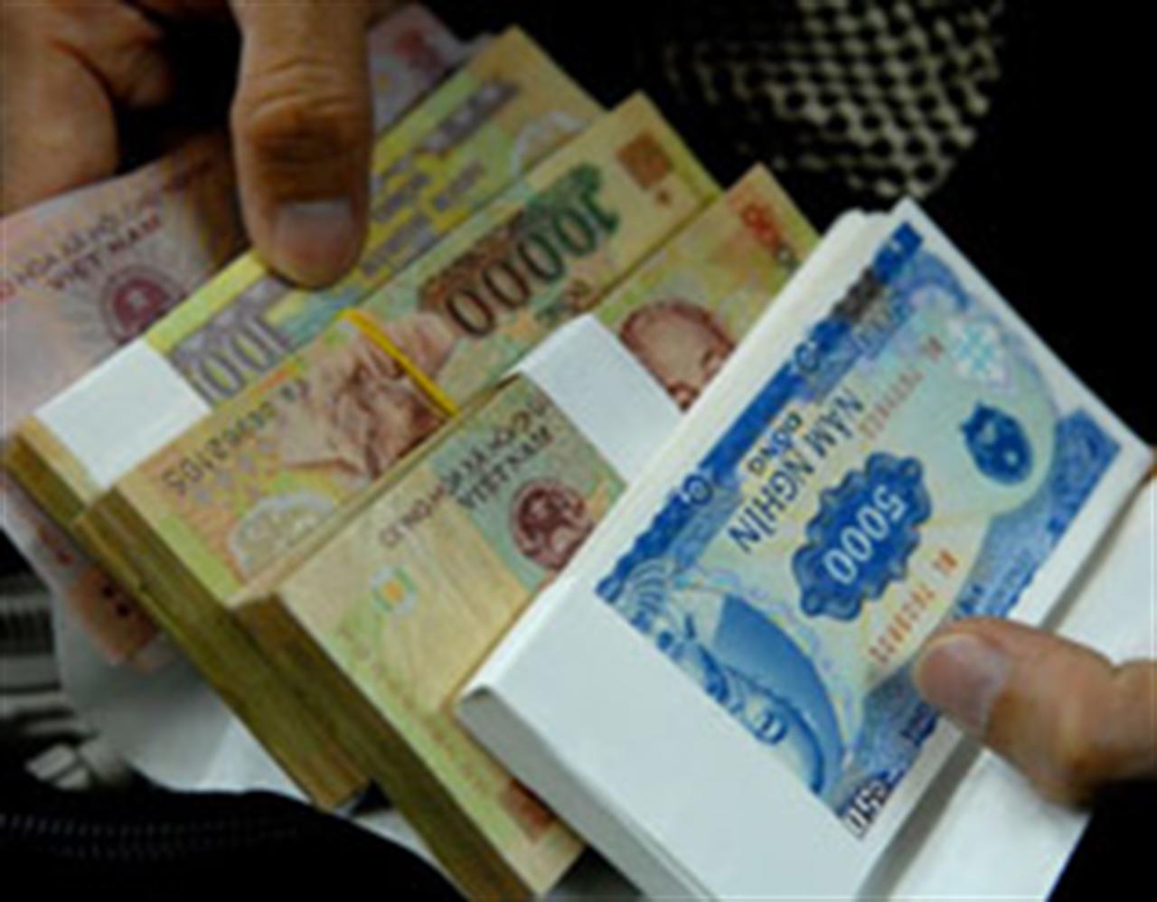 Đồng loạt tăng lương tối thiểu ở các doanh nghiệp