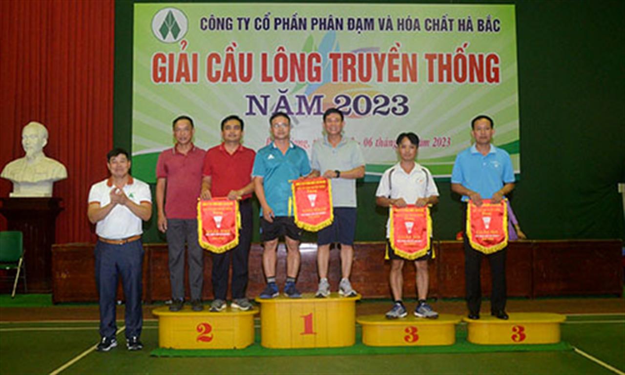 Công ty CP Phân đạm và Hóa chất Hà Bắc: Tổ chức giải cầu lông truyền thống năm 2023