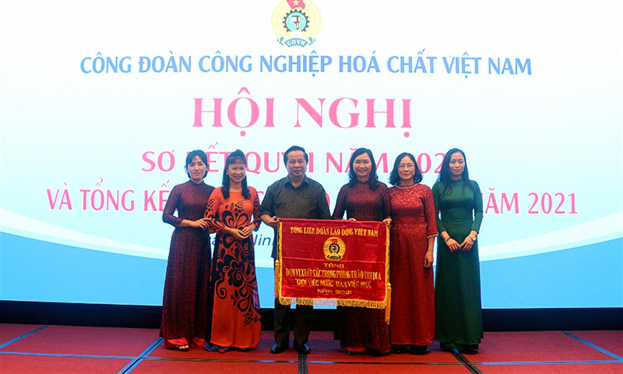 Công đoàn Công nghiệp Hóa chất Việt Nam: Sơ kết hoạt động quý I và Tổng kết phong trào Nữ CNVCLĐ năm 2021