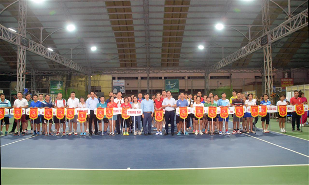 Hơn 100 VĐV tham dự giải Quần vợt truyền thống Công ty Đạm Hà Bắc năm 2023