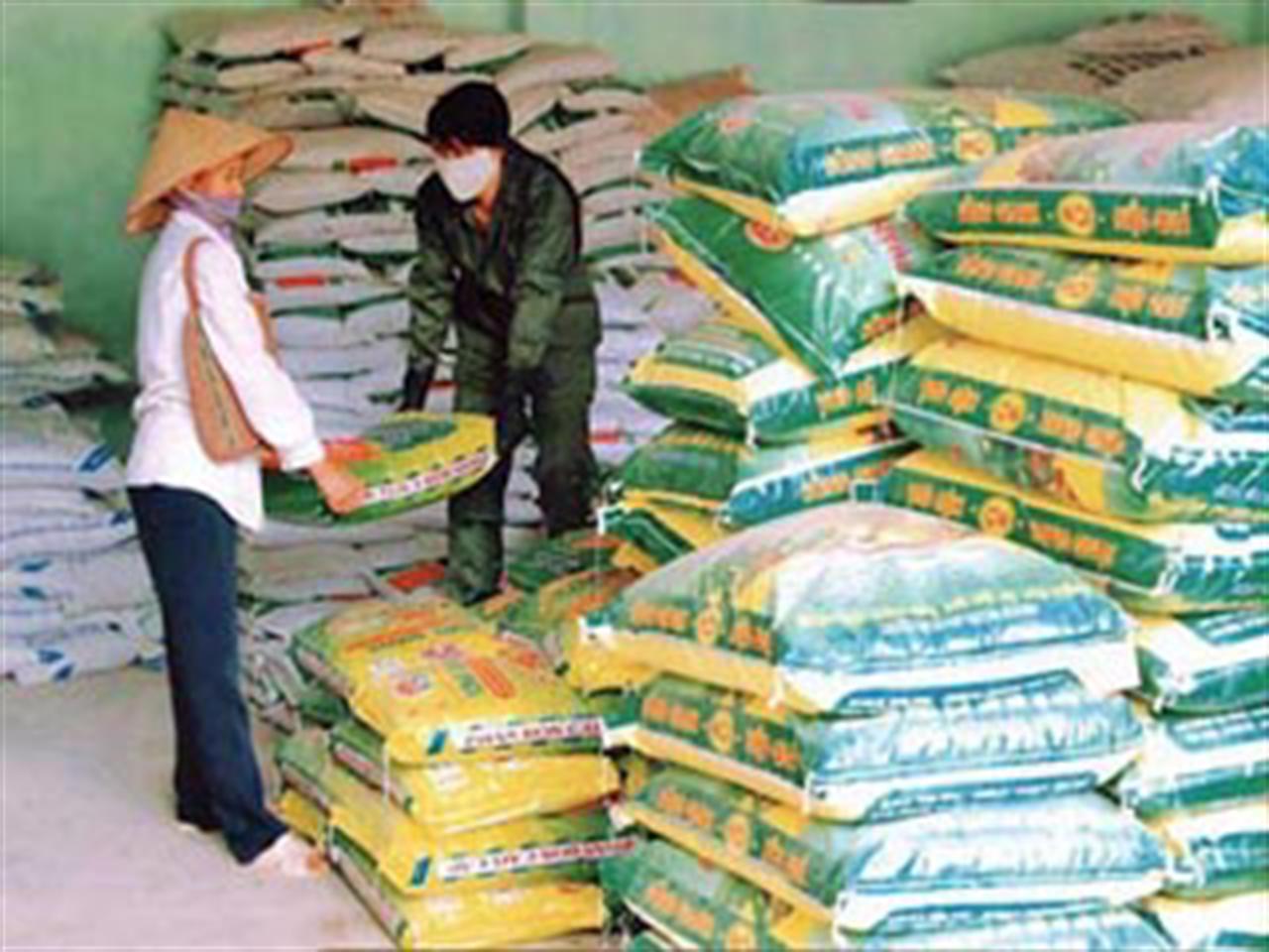 Giải pháp làm trong sạch thị trường phân bón: Quản lý chặt chẽ hệ thống bán lẻ