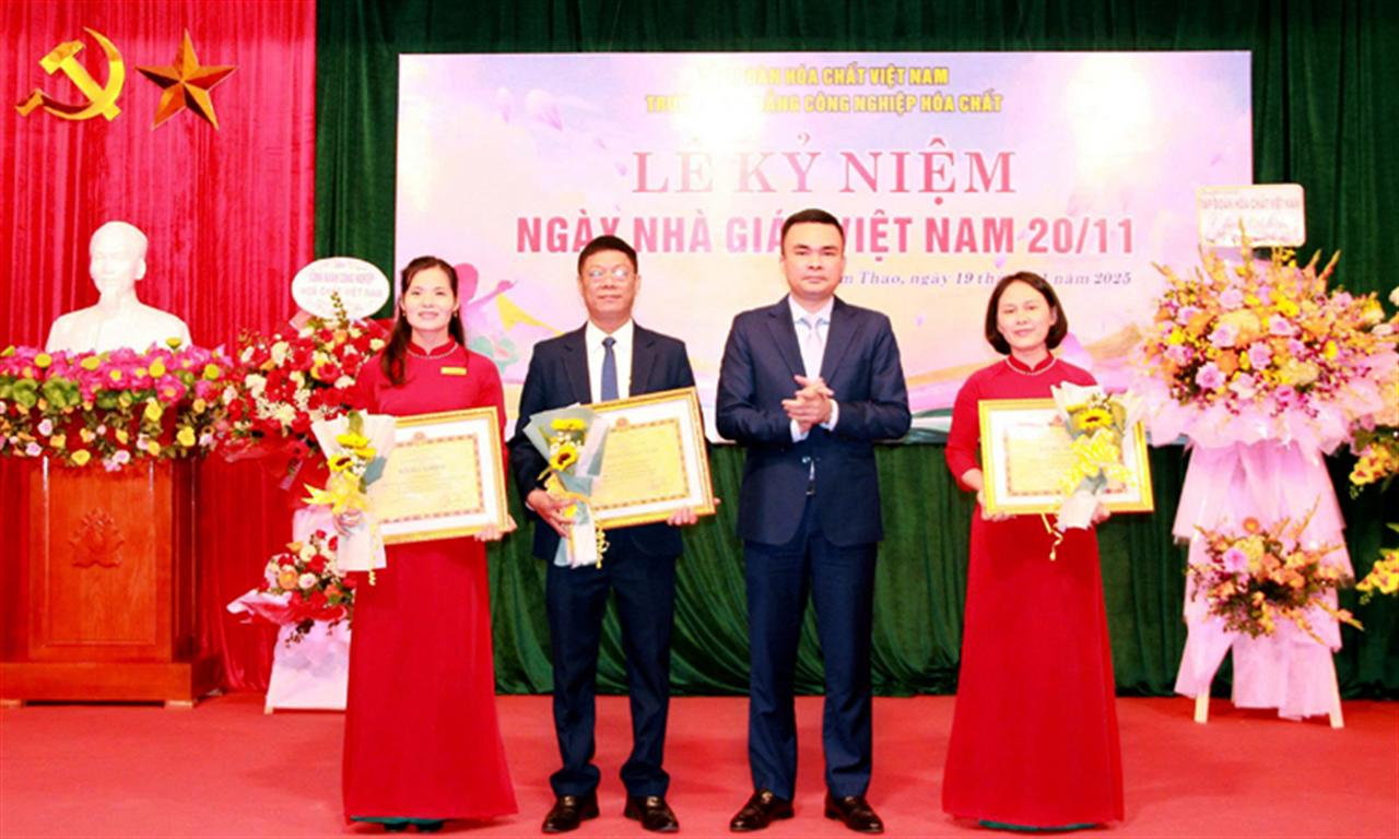 Trường Cao đẳng Công nghiệp Hóa chất kỷ niệm Ngày Nhà giáo Việt Nam 20/11 - “Tri ân – Gắn kết – Lan tỏa”