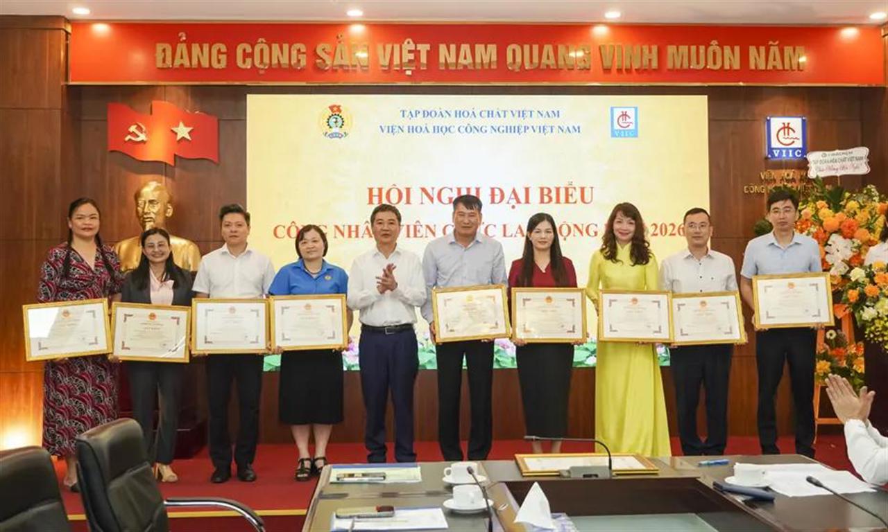 Viện Hóa học Công nghiệp Việt Nam: Gắn khoa học công nghệ với sản xuất, nâng cao hiệu quả quản trị