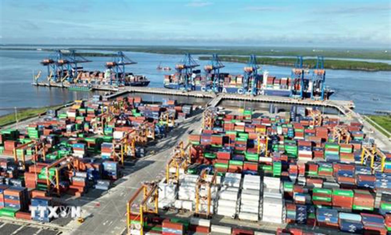 Prime Minister urges swift action to safeguard economy from trade war risks