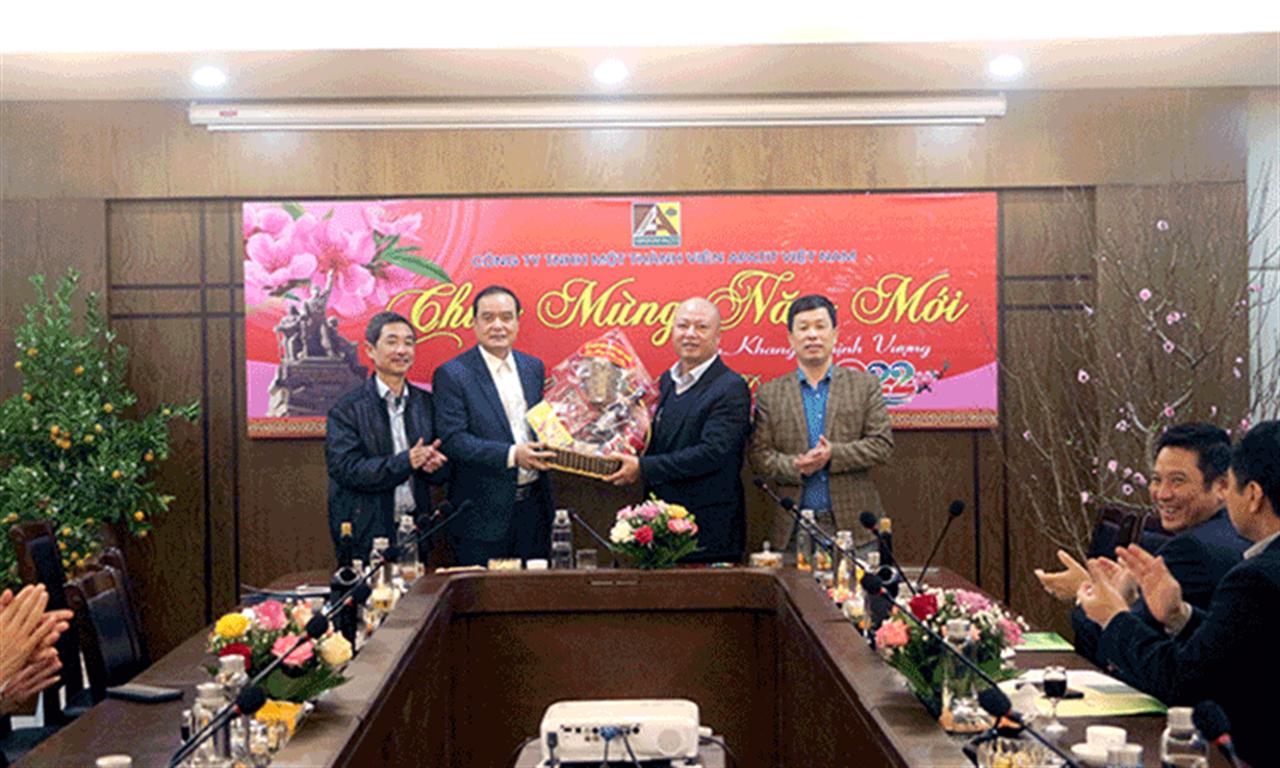 Đồng chí Bí thư Đảng ủy, Chủ tịch HĐTV Tập đoàn thăm, chúc Tết CBCNV Cty TNHH MTV Apatit Việt Nam