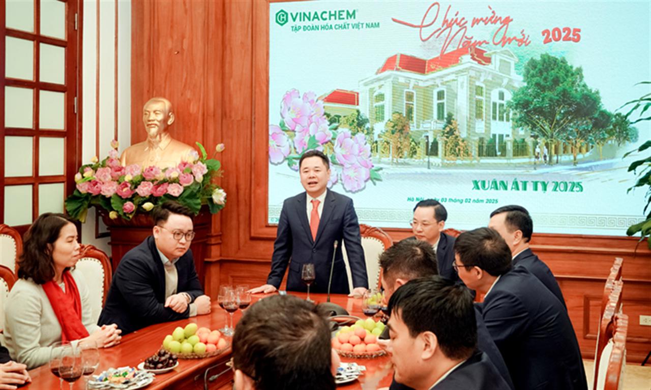 Phó Chủ tịch UBQLV NN tại DN Nguyễn Ngọc Cảnh gặp mặt đầu Xuân, chúc Tết tập thể lãnh đạo, cán bộ VINACHEM