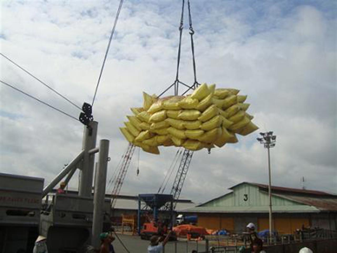 Giá phân ure nhập khẩu giảm mạnh