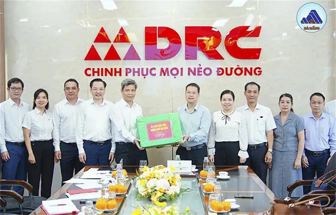 Chairman of Da Nang People’s Committee Visits and Works with DRC